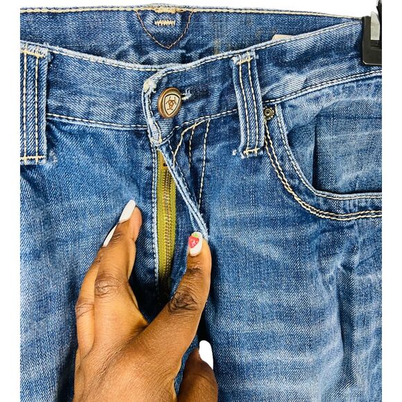 Ariat Mens Jeans Straight Medium Wash Blue Denim Jeans 100% Cotton W33 x L32 - Picture 3 of 14